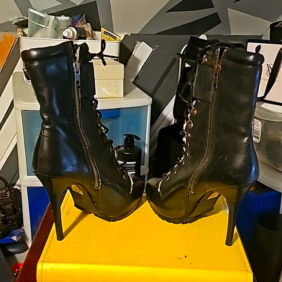 New Designer Aldo Stallion High Heel Combat Boots, Sz 8, Black Genuine Leather - Picture 8 of 12